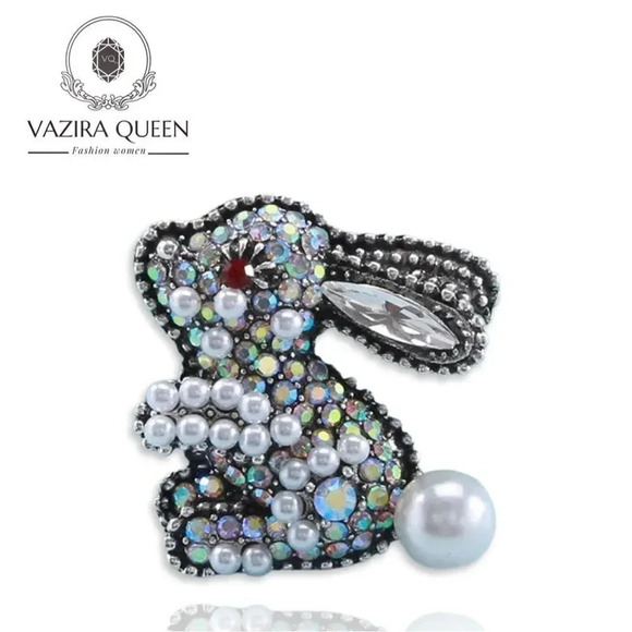 VQ Rabbit Brooch - Picture 1 of 8
